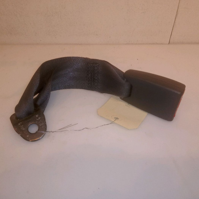 Ancrage ceinture arrière droit occasion MAZDA 626 IV Phase 1 07-1997->12-1999 1.8 LTX 1