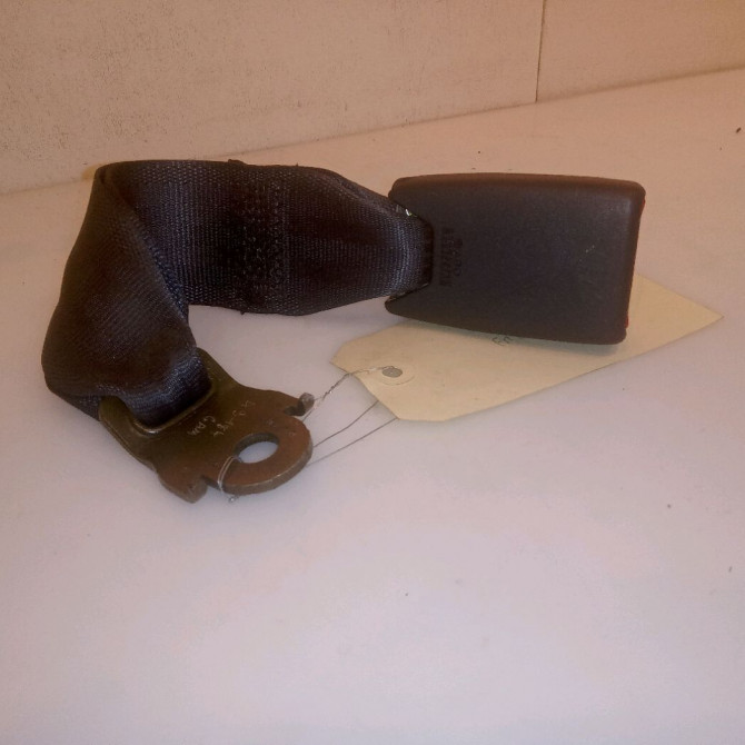 Ancrage ceinture arrière gauche occasion MAZDA 626 IV Phase 1 07-1997->12-1999 1.8 LTX 1