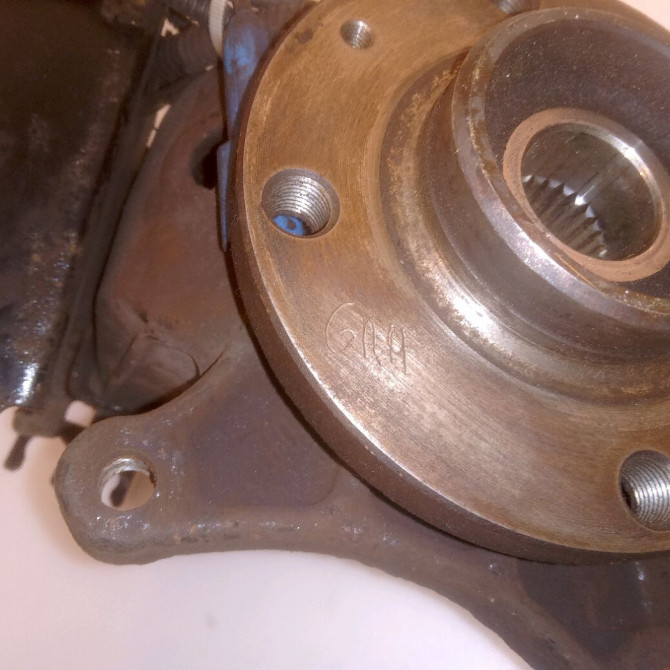 Moyeu avg occasion CITROEN C5 I Phase 2 09-2004->06-2008 1.6 HDi 110ch 330775 3