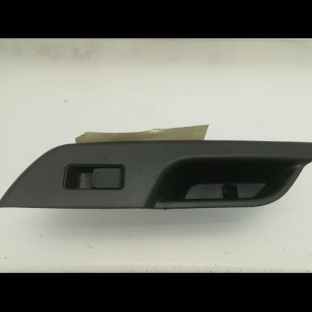 Commande leve-glace porte arrière gauche occasion SUZUKI SWIFT IV Phase 1 09-2010->... 1.2 VVT 94ch 3799568L00