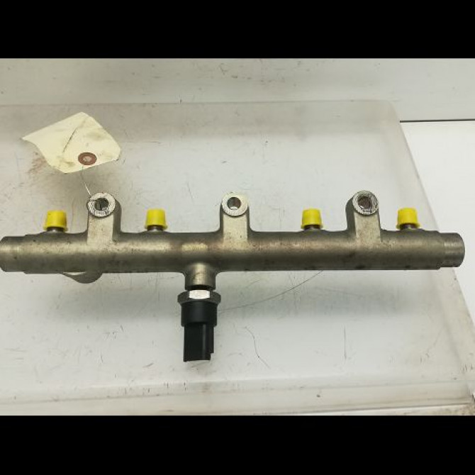 Rampe injection occasion PEUGEOT 307 Phase 1 04-2001->06-2005 1.4 HDI 8v 70ch 157095 2