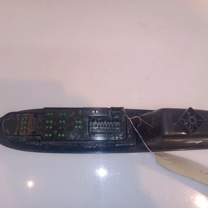 Commande lève-glace porte avant gauche occasion DS DS3 Phase 2 06-2014->... 98127152XT 2