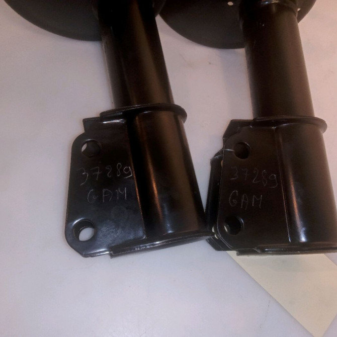 Amortisseur avant droit occasion RENAULT TWINGO I Phase 3 08-2000->06-2007 1.2i 543022820R 2