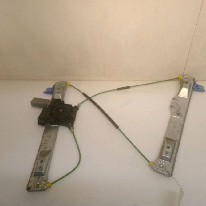 Mecanisme + moteur lève-glace avant droit occasion OPEL CORSA IV Phase 1 09-2006->12-2010 1.3 CDTI 75ch 39161990 2