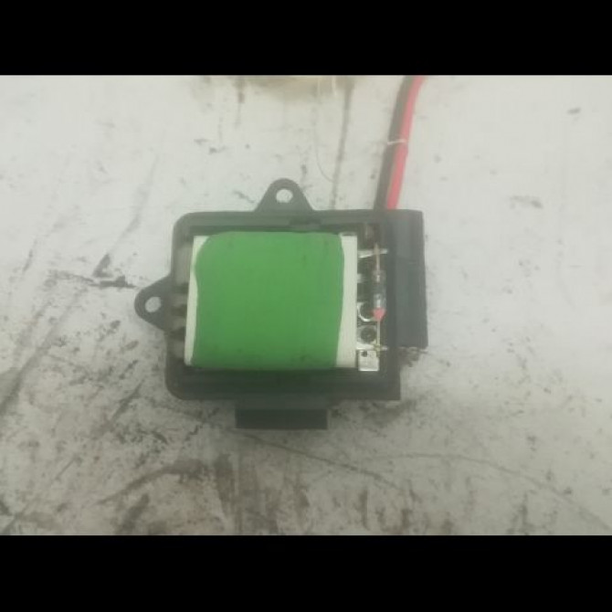 Resistance de chauffage occasion RENAULT CLIO II Phase 2 06-2001->07-2006 1.4i 16v 7701067033 2