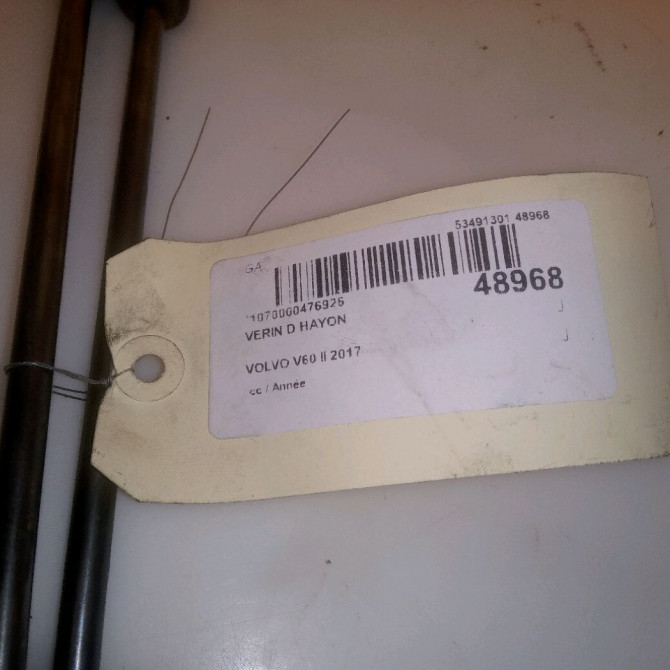Verin droit hayon occasion VOLVO V60 II 31395911 3