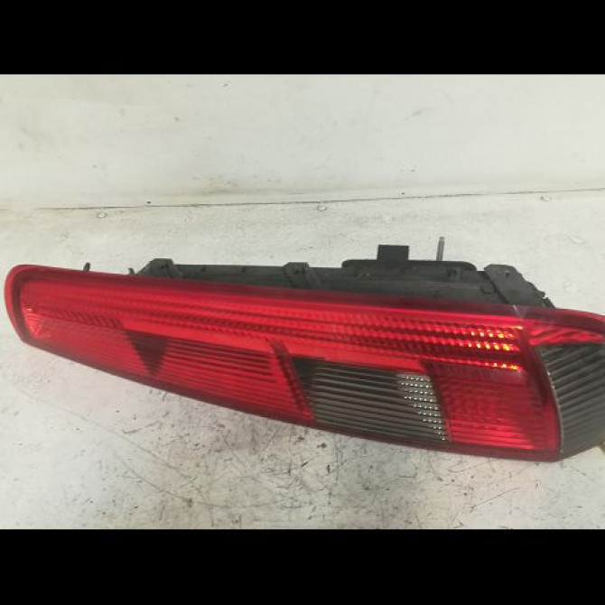 Feu arrière droit occasion FORD FIESTA V Phase 1 09-2002->10-2005 1.4i 1324561 1