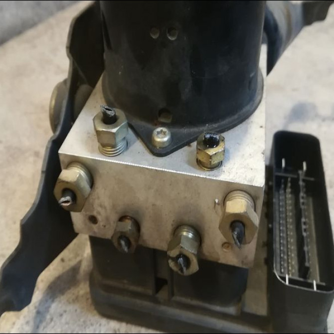 Unité hydraulique ABS occasion FORD FIESTA V Phase 1 09-2002->10-2005 1.4 TDCI 1146149 2