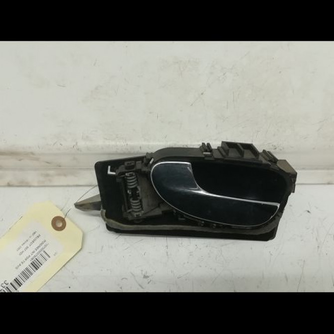 Poignee int porte avg occasion PEUGEOT 307 Phase 1 04-2001->06-2005 2.0 HDI 110ch 9143E9 1