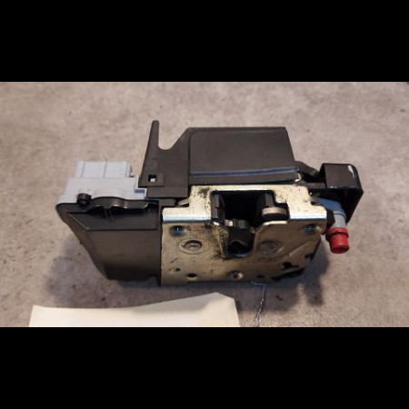 Serrure porte arg occasion PEUGEOT 307 Phase 1 04-2001->06-2005 1.6i 16v 913786