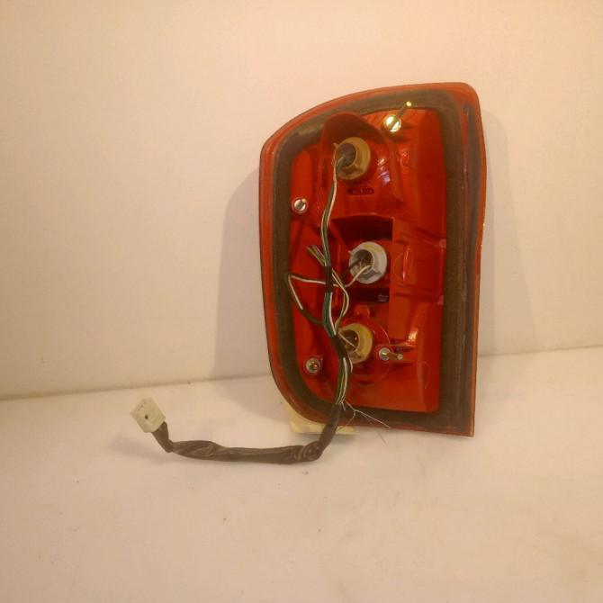 Feu arrière droit occasion TOYOTA RAV4 II Phase 1 07-2000->10-2003 115 D-4D 8155142060 2