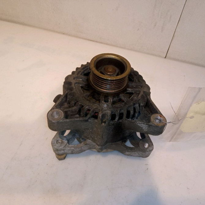 Alternateur occasion FORD FIESTA V Phase 1 09-2002->10-2005 1.4 TDCI 1545138 4