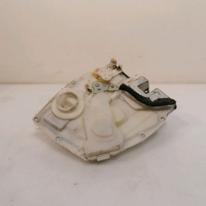 Serrure porte arg occasion SUZUKI SPLASH Phase 1 03-2008->12-2012 1.3 CDTI 75ch 8230251K23 2