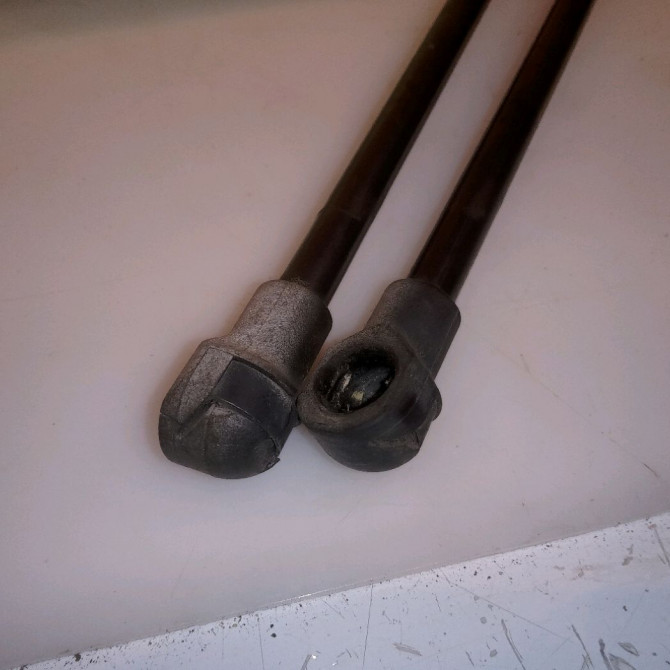 Verin droit hayon occasion VOLKSWAGEN GOLF VI Phase 1 10-2008->04-2013 2.0 TDI 110ch 5K6827550D 2