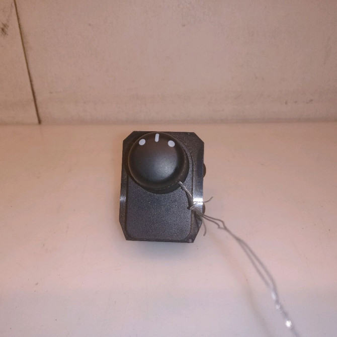 Commande rétroviseurs extérieures électriques occasion SUZUKI GRAND VITARA II Phase 1 09-2005->09-2009 1.6 VVT 106ch 3795062J01 1