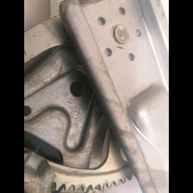 Mecanisme+moteur leve-glace arg occasion TOYOTA AURIS I Phase 1 03-2007->03-2010 2.0 D-4D 6984002240 3