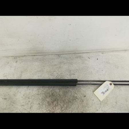 Verin droit hayon occasion RENAULT KANGOO II Phase 1 01-2008->03-2013 1.5 DCI 85ch 8200497806