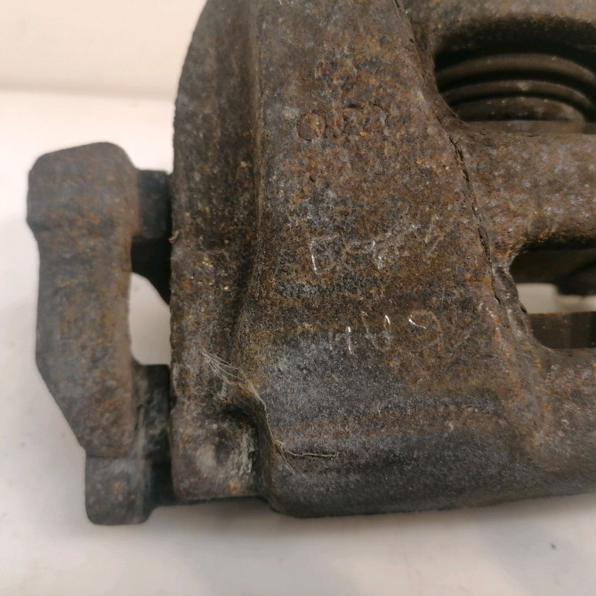 Etrier de frein avant gauche occasion VOLKSWAGEN TIGUAN I TIGUAN I Phase 2 2011-04-01->2016-12-31 2.0 TDI 110ch 5N0615123 4