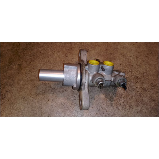 Maitre cylindre occasion RENAULT KANGOO II Phase 1 01-2008->03-2013 7701209764 1