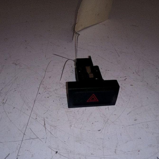 Bouton de warning occasion VOLKSWAGEN TIGUAN I TIGUAN I Phase 2 2011-04-01->2016-12-31 2.0 TDI 140ch 5N0953509A1QB 1