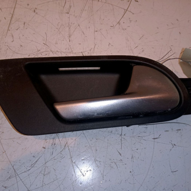 Poignee int porte avd occasion VOLKSWAGEN TIGUAN I TIGUAN I Phase 2 2011-04-01->2016-12-31 2.0 TDI 140ch 5N1837114EUAQ 1