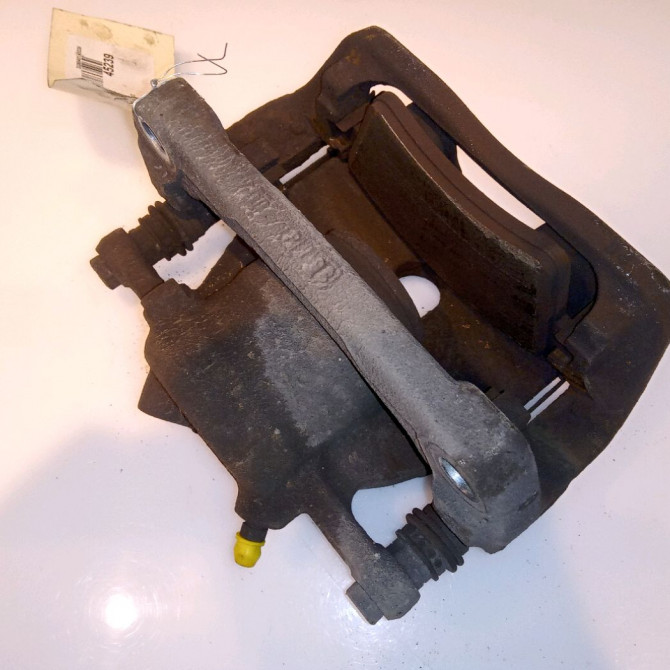 Etrier de frein avant gauche occasion RENAULT KANGOO II 410119144R 2