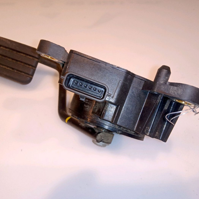 Potentiometre accelerateur occasion RENAULT KANGOO II Phase 1 01-2008->03-2013 1.5 DCI 70ch 3