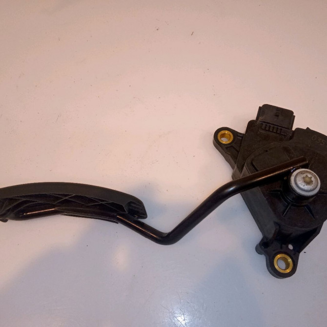 Potentiometre accelerateur occasion RENAULT KANGOO II Phase 1 01-2008->03-2013 1.5 DCI 90ch 2