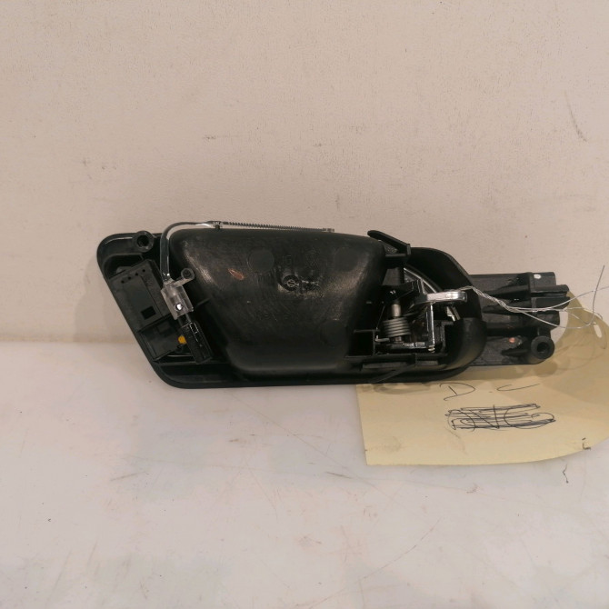 Poignee int porte avg occasion VOLKSWAGEN TIGUAN I TIGUAN I Phase 2 2011-04-01->2016-12-31 2.0 TDI 110ch 5N1837113FUAQ 2