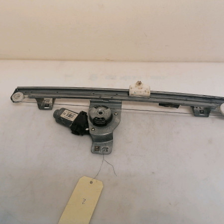 Mecanisme+moteur leve-glace ard occasion RENAULT KANGOO II Phase 1 01-2008->03-2013 1.5 DCI 105ch 827200474R