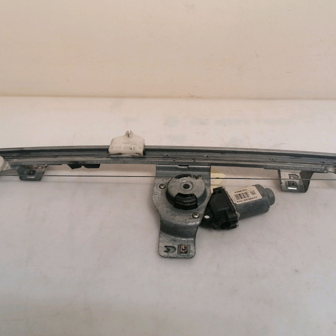 Mecanisme+moteur leve-glace arg occasion RENAULT KANGOO II Phase 1 01-2008->03-2013 1.5 DCI 105ch 827215869R 2