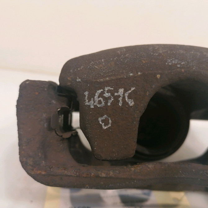 Etrier de frein avant droit occasion RENAULT KANGOO II Phase 1 01-2008->03-2013 1.5 DCI 105ch 410010823R 4