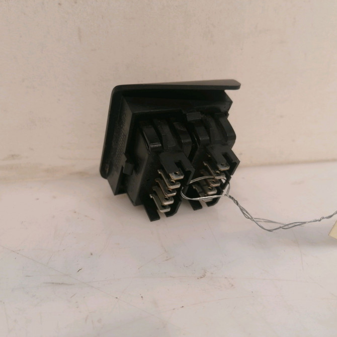 Commande lève-glace porte avant gauche occasion CITROEN ZX Phase 1 05-1992->06-1994 1.9 D 2