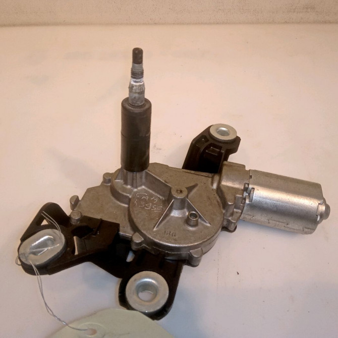 Moteur essuie-glace arrière occasion VOLKSWAGEN GOLF PLUS Phase 1 03-2005->03-2009 1K6955711C 2