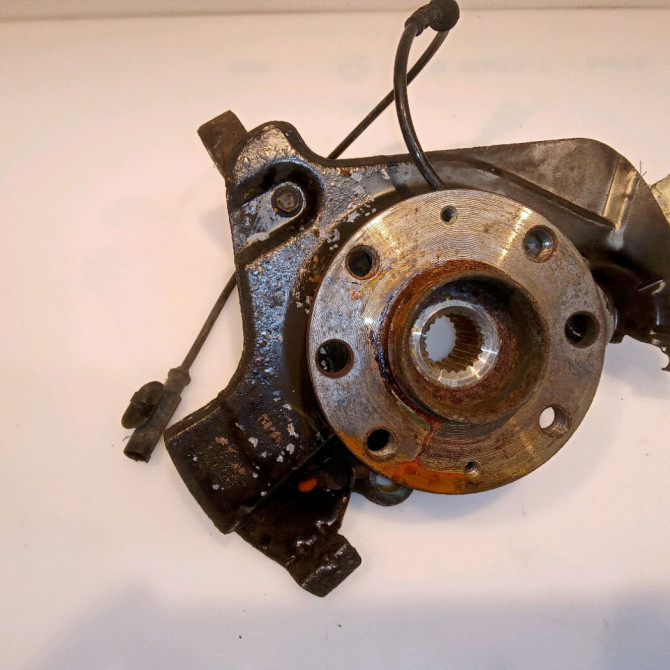 Moyeu avd occasion OPEL CORSA IV Phase 1 09-2006->12-2010 1.2 TWINPORT 80ch 13495964 1