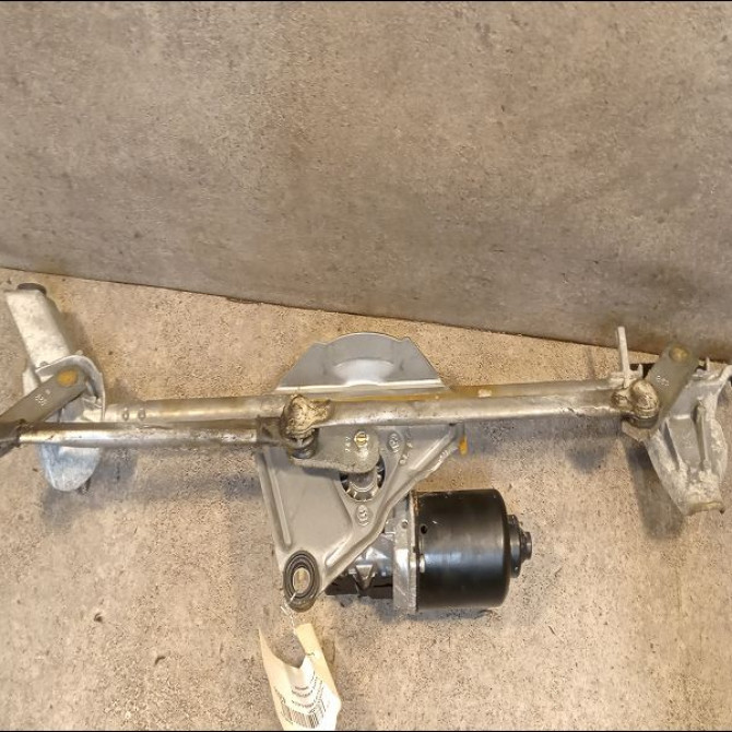 Moteur essuie-glace avant occasion TOYOTA RAV4 II Phase 2 10-2003->12-2005 115 D-4D 8511042130 2