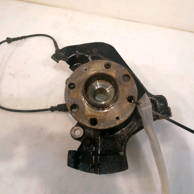 Moyeu avg occasion OPEL CORSA IV Phase 1 09-2006->12-2010 1.2 TWINPORT 80ch 13495964 1