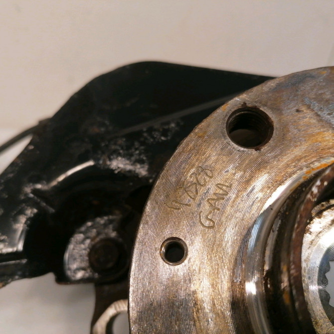 Moyeu avg occasion OPEL CORSA IV Phase 1 09-2006->12-2010 1.2 TWINPORT 80ch 13495964 3