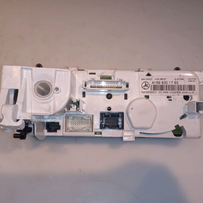 Commande de chauffage occasion MERCEDES CLASSE A II Phase 1 12-2004->04-2008 2.0 CDI 16v 110ch 1699000900 2