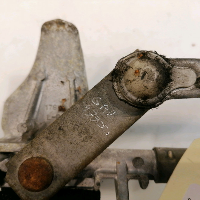 Moteur essuie-glace avant occasion TOYOTA RAV4 II Phase 1 07-2000->10-2003 115 D-4D 8511042130 5