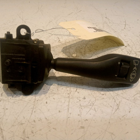 Commande essuie glace occasion B.M.W. SERIE 3 IV Phase 2 09-2001->03-2005 320d 61318363664