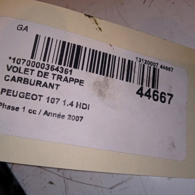 Volet de trappe carburant occasion PEUGEOT 107 Phase 1 06-2005->12-2008 1.4 HDI 1517C9 4