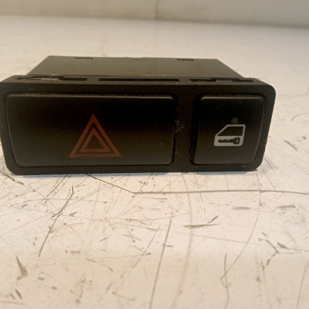 Bouton de warning occasion B.M.W. SERIE 3 IV Phase 2 09-2001->03-2005 320d 61318368920