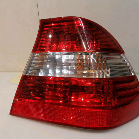 Feu arrière droit occasion B.M.W. SERIE 3 IV Phase 2 09-2001->03-2005 320d 63216946536