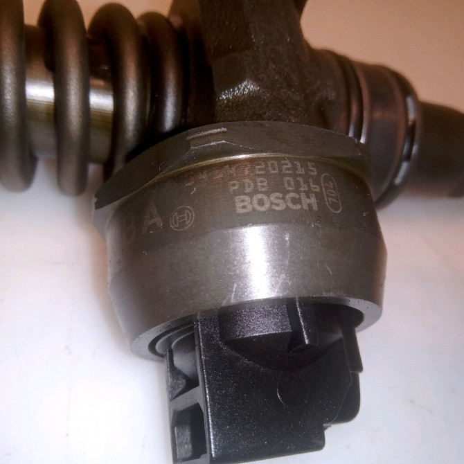 occasion VOLKSWAGEN TOURAN I Phase 2 11-2006->09-2010 1.9 TDI 105ch 38130073AG 4