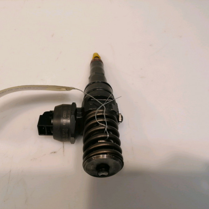 occasion VOLKSWAGEN TOURAN I Phase 1 03-2003->12-2006 38130073AG 1