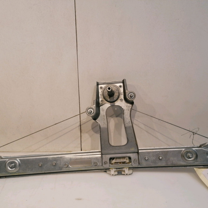 Mecanisme leve-glace arrière gauche occasion B.M.W. SERIE 3 IV Phase 2 09-2001->03-2005 320d 51337077501 1