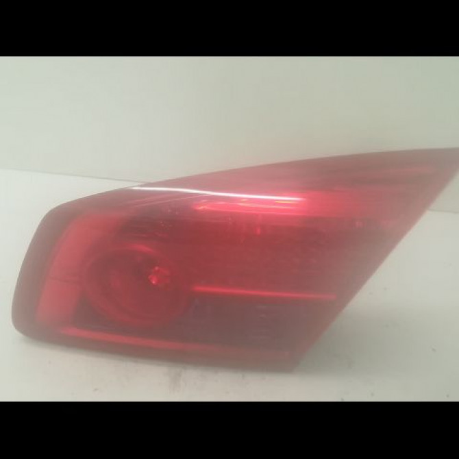 Feu arrière intérieur droit occasion RENAULT VELSATIS Phase 1 01-2002->04-2005 3.0 DCI V6 177ch 8200014363 1