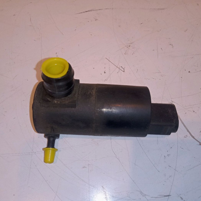 Pompe lave-glace avant occasion TOYOTA YARIS II Phase 2 01-2009->05-2011 1.4 D-4D 90ch 853300D050 1