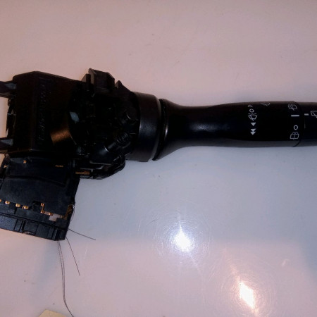 Commande essuie glace occasion TOYOTA YARIS II Phase 2 01-2009->05-2011 1.4 D-4D 90ch 846520D031